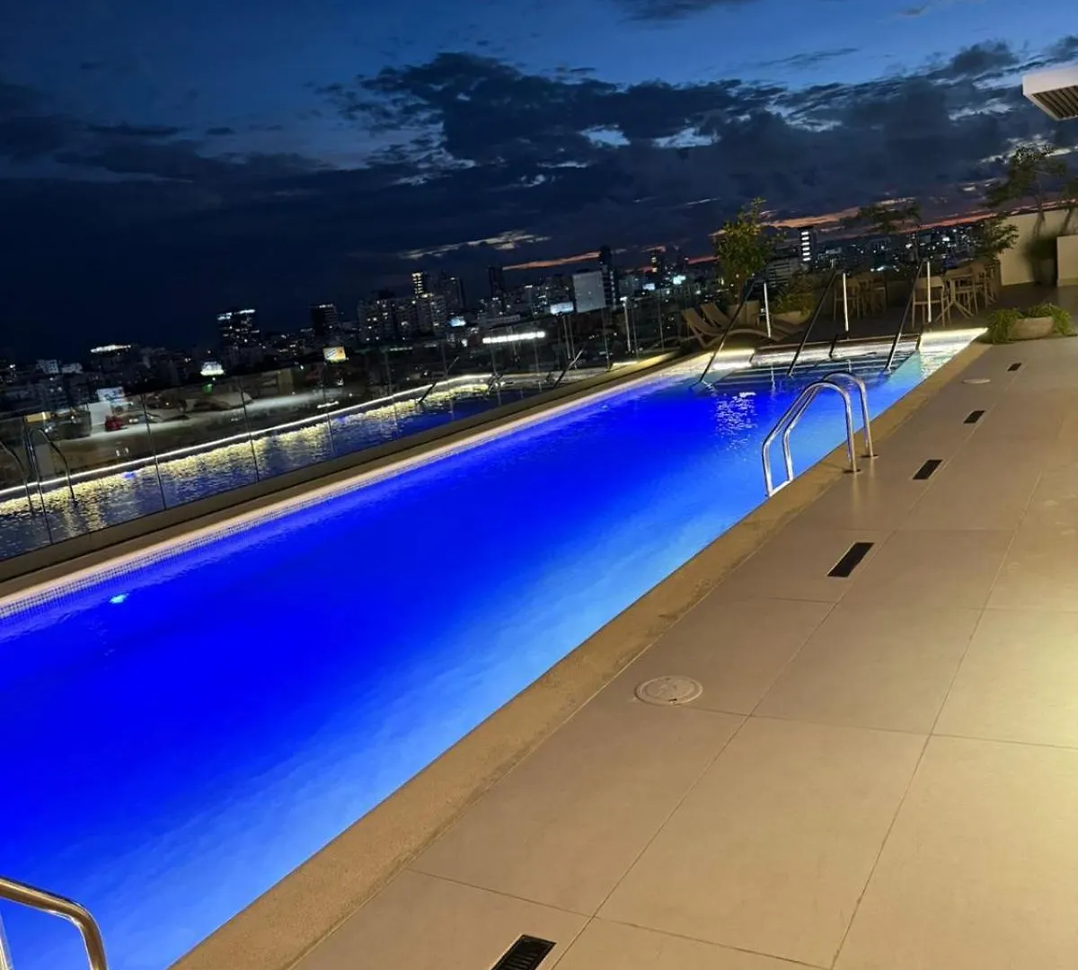 Επικοινωνία με το Torre Liam VIII